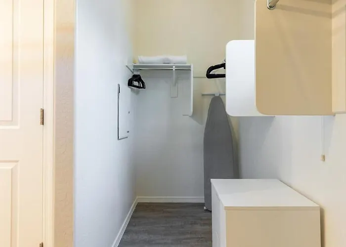 Landing - Modern With Amazing Amenities *